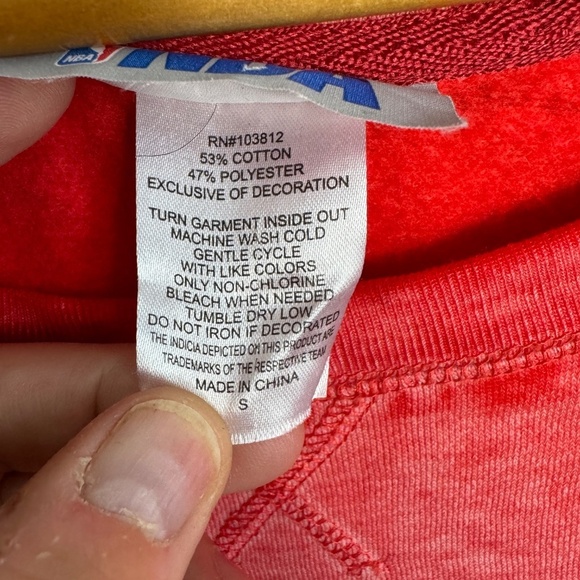 NBA Women's Red Detroit Pistons Retro Logo Long‎ Sleeve Fleece Sweatshirt Small - Picture 5 of 14